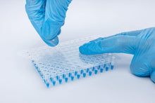 Charger l'image dans la galerie, Film adhésif transparent pour plaques 96 puits iST-128 QuickSeal qPCR Optical™