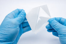 Charger l'image dans la galerie, Film adhésif transparent pour plaques multipuits IST-121 QuickSeal qPCR Crystal™