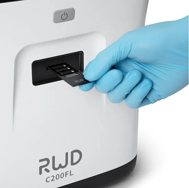 Chargement d'une lame DS-66 dans le compteur RWD C200FL